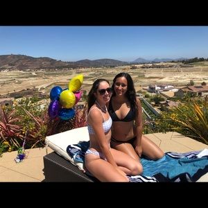 Meet your Posher, Camilia